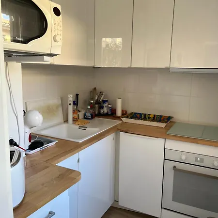 Port Apartment *